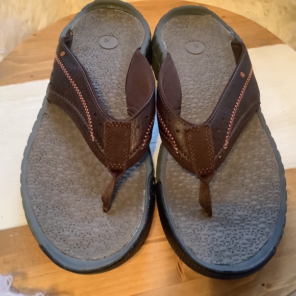 Vibram Other - Vibram Hi-Tec Sierra Canyon Thong popular for beach wear